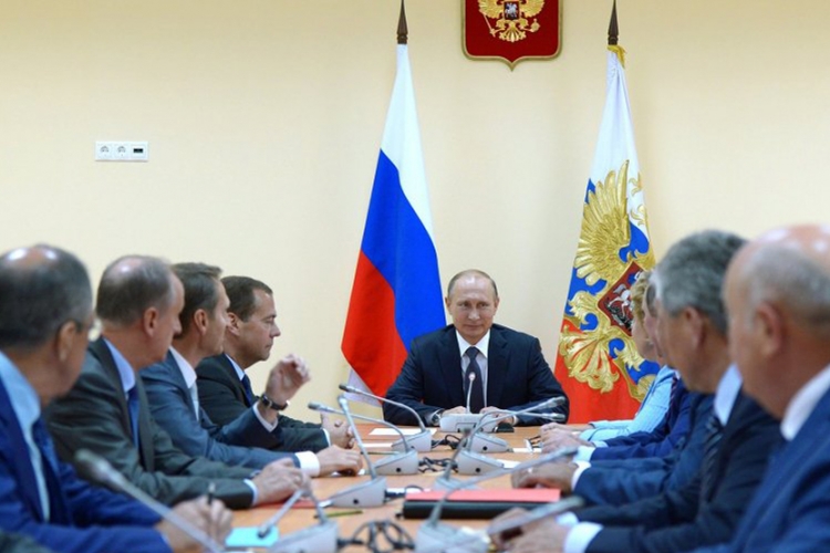 Putin: Strane sile pripremaju sabotaže na Krimu