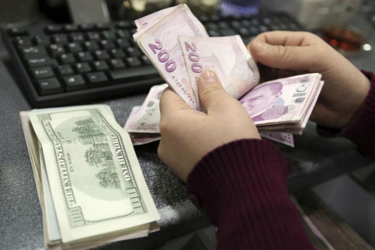 Rekordan pad turske lire u odnosu na dolar  