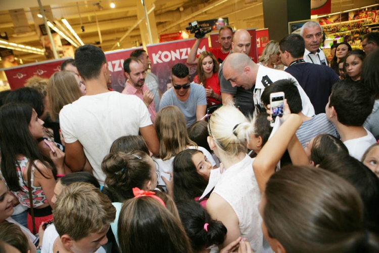 "Konzum" podijelio 20 karata za koncert Željka Joksimovića