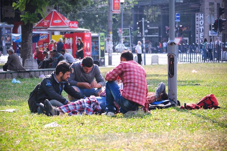 Ubio se jedan od policajaca koji su opljačkali migranta