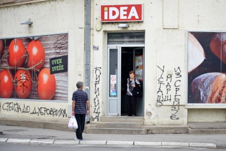 Na Idei u Nišu osvanuli grafiti Ustašo, marš iz Srbije