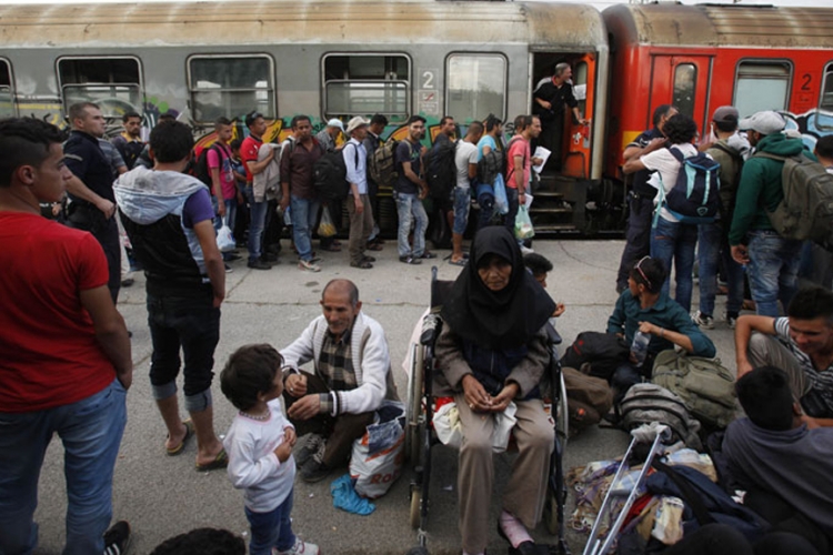 Ko to šalje migrante baš u Evropu?
