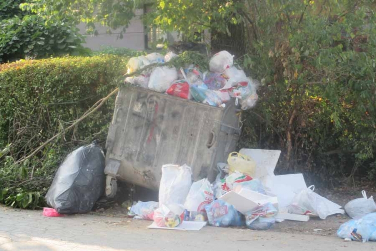 Mještani Paprikovca traže više kontejnera