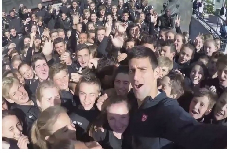Nole sa djecom iz cijelog svijeta (FOTO, VIDEO)