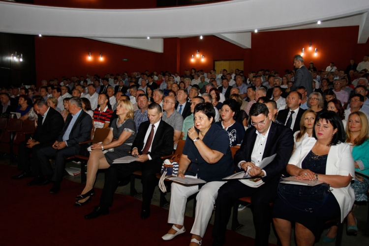 Izabrani potpredsjednici SNSD-a: Pročitajte ko su... (FOTO)