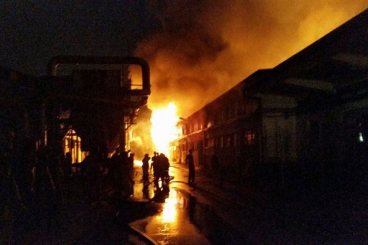 Radnici "Krivaje":Firma tek stala na noge, plata nije kasnila, a onda vatra odnijela sve (VIDEO)