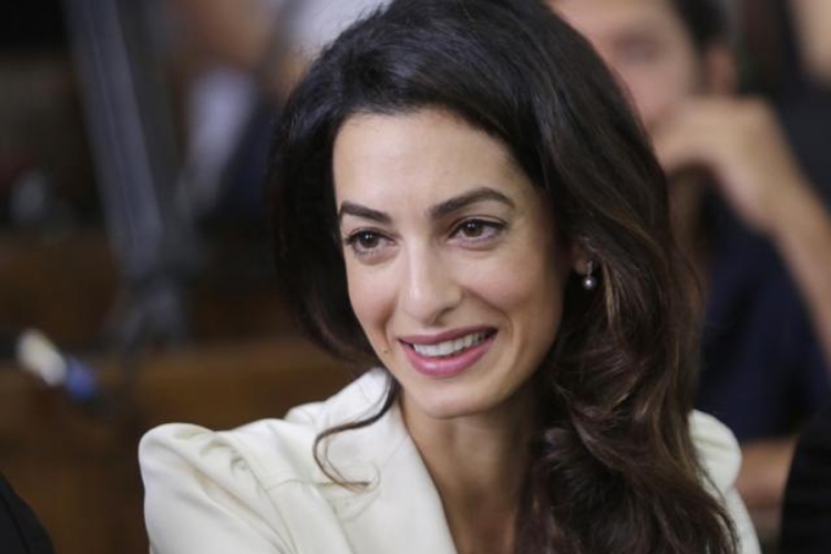 Tweet o Amal Kluni izazvao bijes javnosti