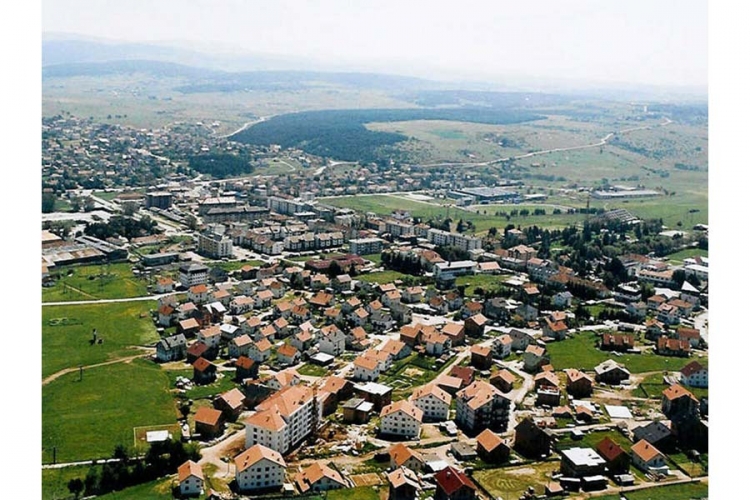 Sokolac: Hoće li avion ikada sletjeti?
