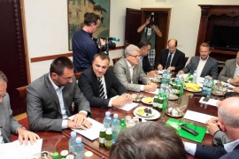  Male stranke traže veliki dio kolača
