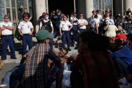 Nastavlja se haos u Budimpešti: Migranti kampuju ispred željezničke ...