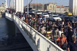 Pobuna izbjeglica: Probili ogradu, idu pješke u Beč i uzvikuju ...