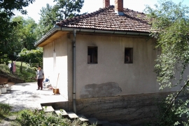 Život na zgarištu doma