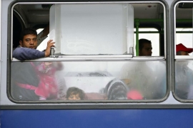 Hrvatska u panici: 20 autobusa krenulo prema granici (FOTO)