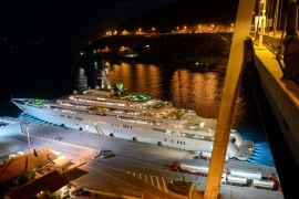 Pogledaje Abramovićevu jahtu kod Dubrovnika (FOTO)
