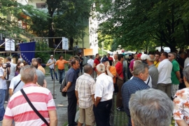 Tuzla: Radnici TTU-a ponovo pred zgradom Vlade 