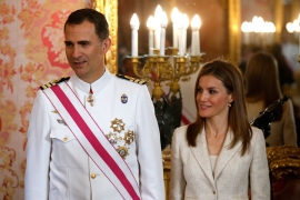 Odvažno u miniću: Kraljica Leticija mami poglede (FOTO)