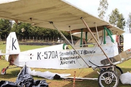 Etiopljanin sam napravio avion od smeća