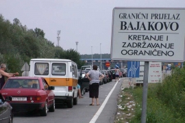 Vozila srpskih registracija ne mogu na Bajakovo, državljani Srbije ...
