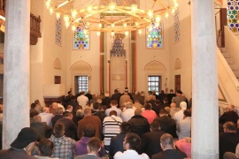 Banjaluka: Klanjan bajram-namaz u Ferhadiji (FOTO)