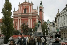 U Ljubljani skupovi za i protiv izbjeglica
