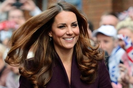 Predstavljamo vam zgodnog brata Kate Middleton (FOTO)