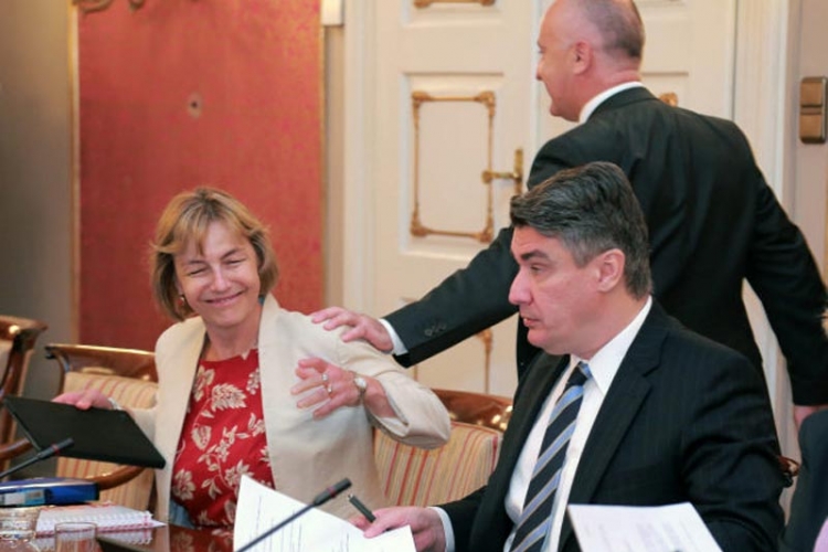 Vlada traži vanredno zasjedanje Sabora
