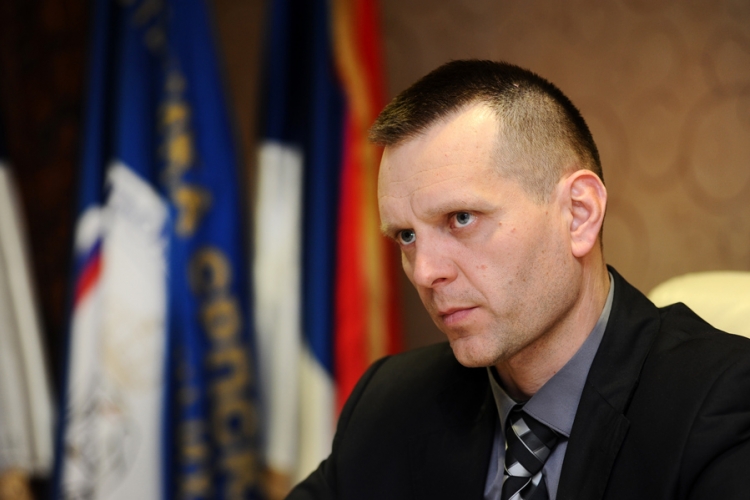 Lukač: Nasilnik prijetio da će pobiti djecu