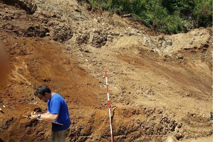 Prijedor: Pronađeno oko 80 pojedinačnih posmrtnih ostataka (FOTO)