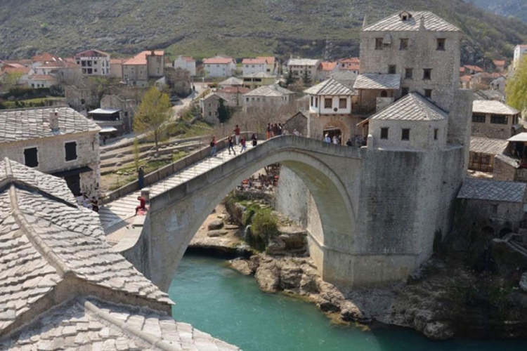 MOSTAR: Izašao drugi tom Hrvatske enciklopedije BiH