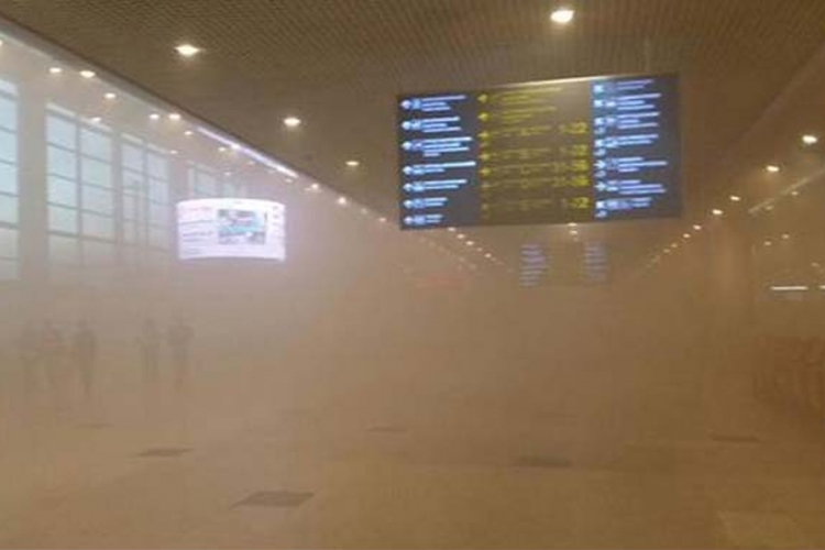 Požar na moskovskom Domodedovu, evakuisano 3.000 ljudi