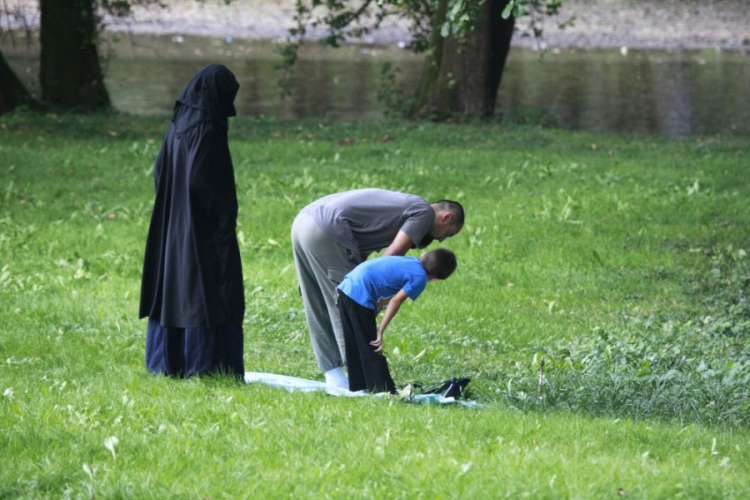Sarajevski pojas Gaze: Arapa sve više, kupuju uglavnom srpsku zemlju (FOTO)