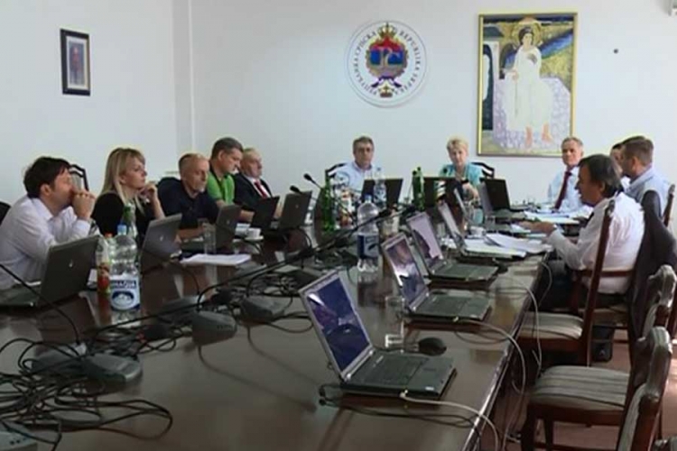"Odzvonilo" radu profesora na više fakulteta?
