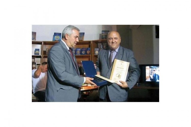 Lazareviću "Zlatna sova"