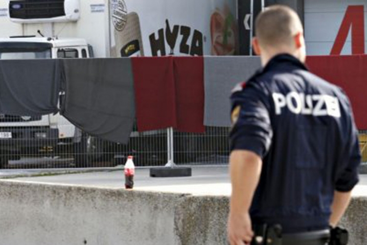 Trojica optuženih za smrt migranata u hladnjači