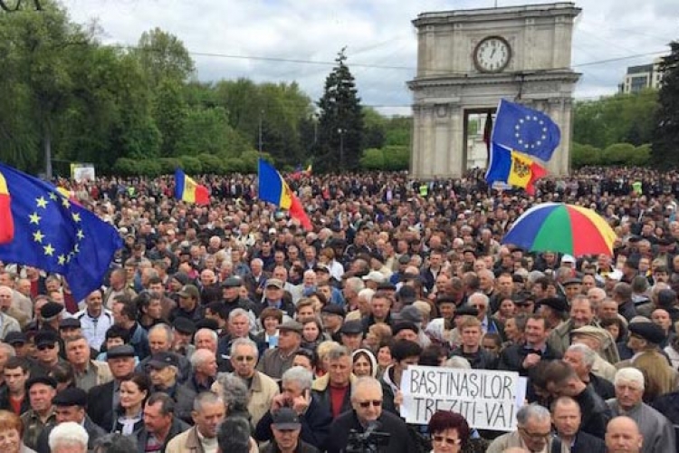 Moldavija: Demonstranti traže istragu o nestalim 1,5 milijardu dolara