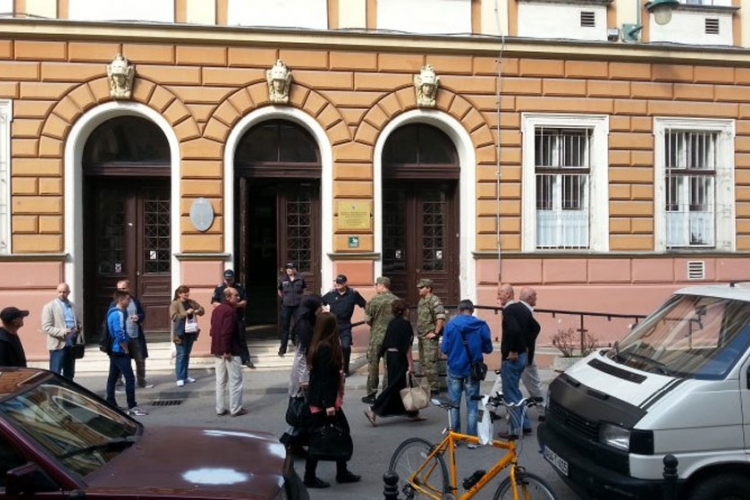 Prva gimnazija u Sarajevu evakuisana zbog dojave o bombi