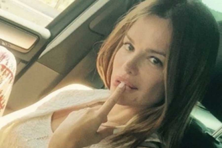 Vreli bikini i šorts po izboru zgodne Severine (FOTO)