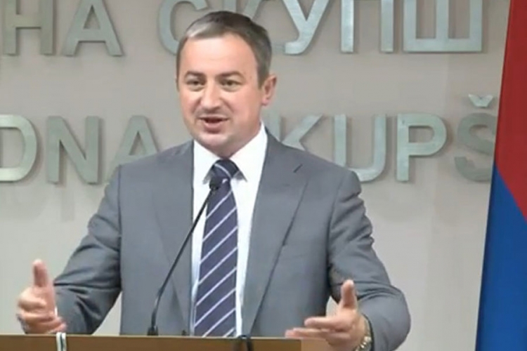 Borenović: Dodik će odustati od referenduma