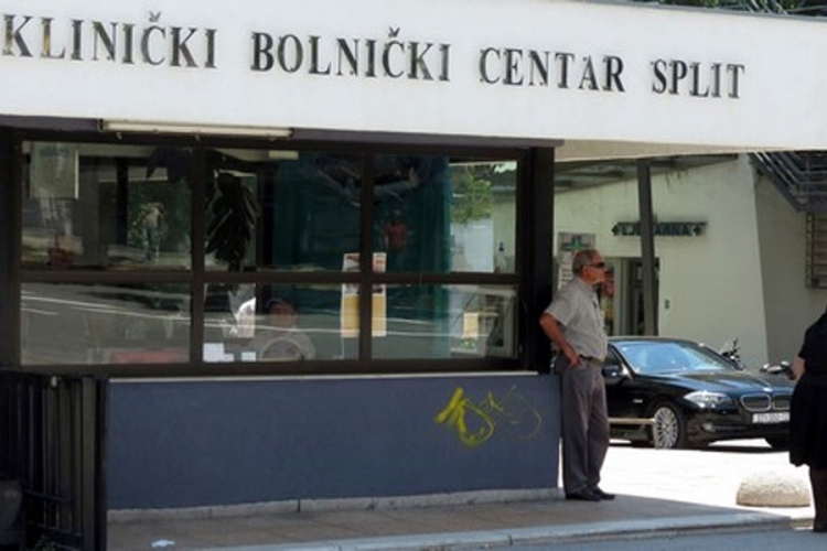 Split: Pred bolnicom ostavljena ručna bomba