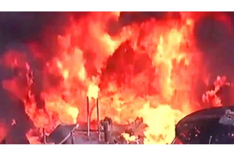 Snažna eksplozija u industrijskoj zoni u Finiksu (FOTO, VIDEO)