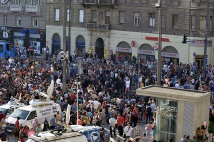 Scene haosa na željezničkoj stanici Keleti