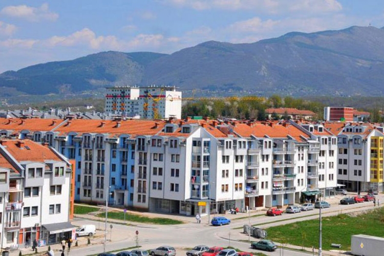Istočno Sarajevo: Dvadeset članova napustilo PDP