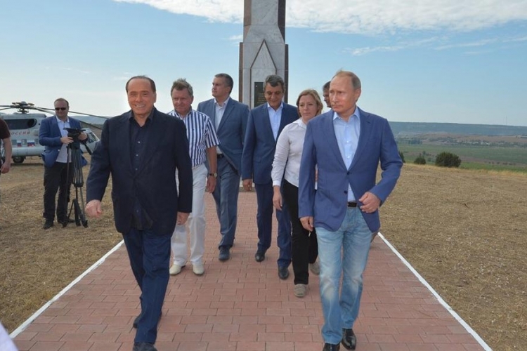 Berluskoni i Putin na Krimu