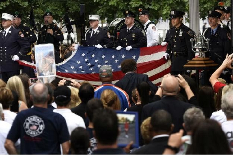 Amerika se sjeća žrtava napada 11. septembra (FOTO)
