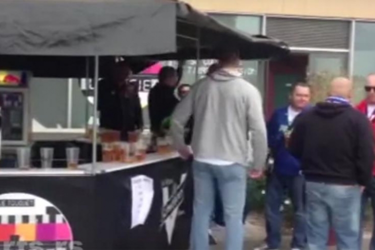 Slovenci uz narodnjake "tuguju" poslije poraza (VIDEO)