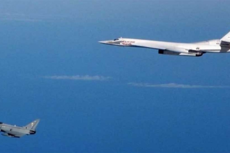 Britanski tajfuni presreli ruske bombardere (VIDEO)