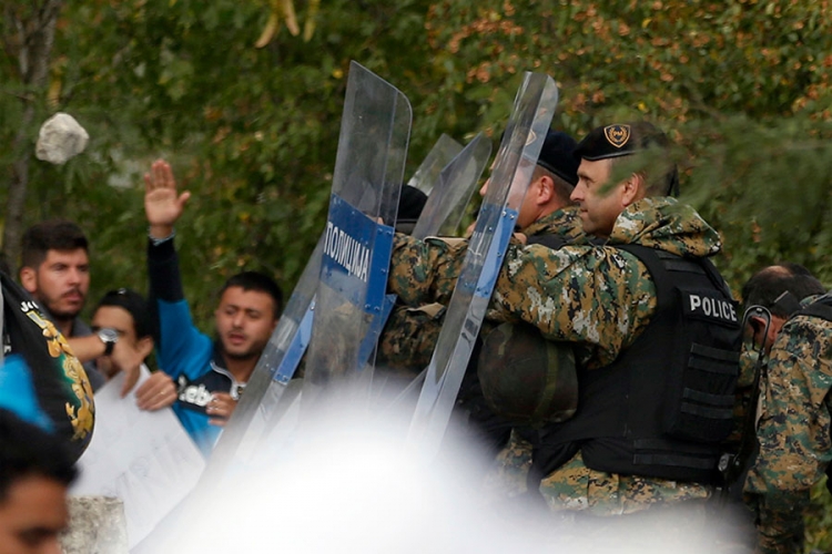 Makedonija: Policajci koji su tukli izbjeglice biće krivično gonjeni
