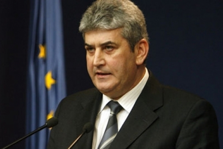 Oprea: Ljubazno ćemo odbiti da preuzmemo tražioce azila