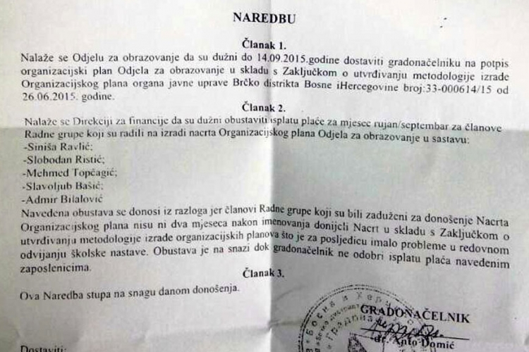 Gradonačelnik Brčkog obustavio plate za 5 zaposlenih (FOTO)