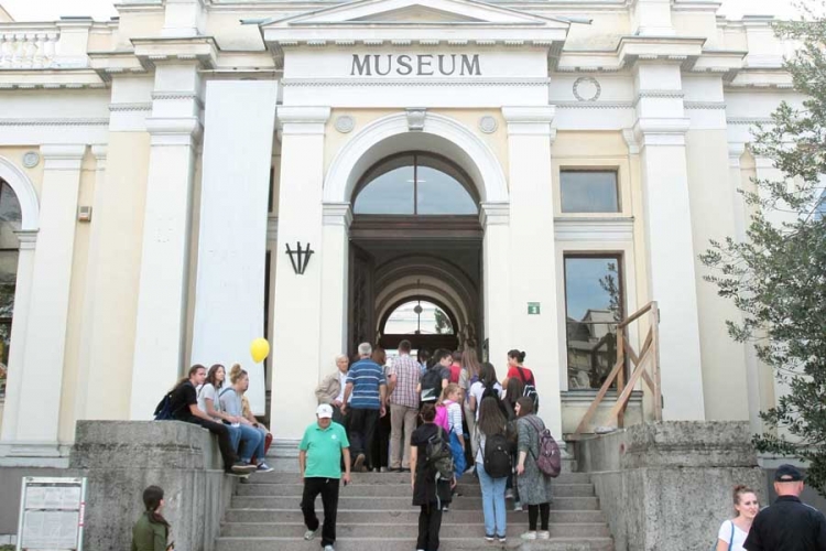 Iz budžetskih rezervi dali novac za plate Muzeju (FOTO)